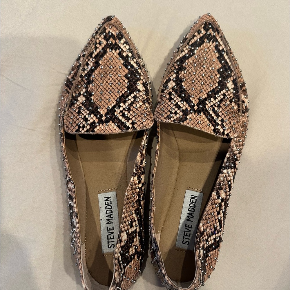 Steve Madden Snakeskin Pattern Flats - Tan and Black